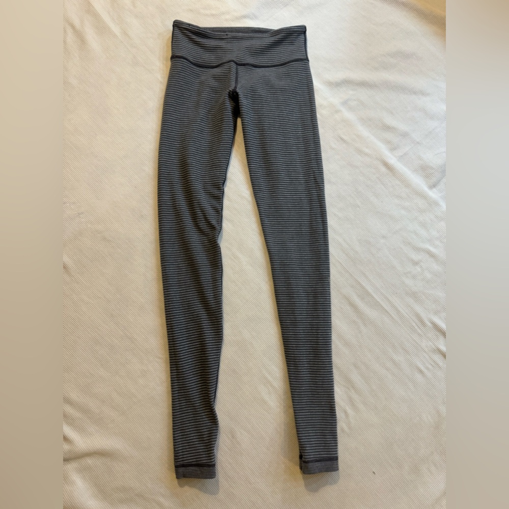 Lululemon Gray and white riversible